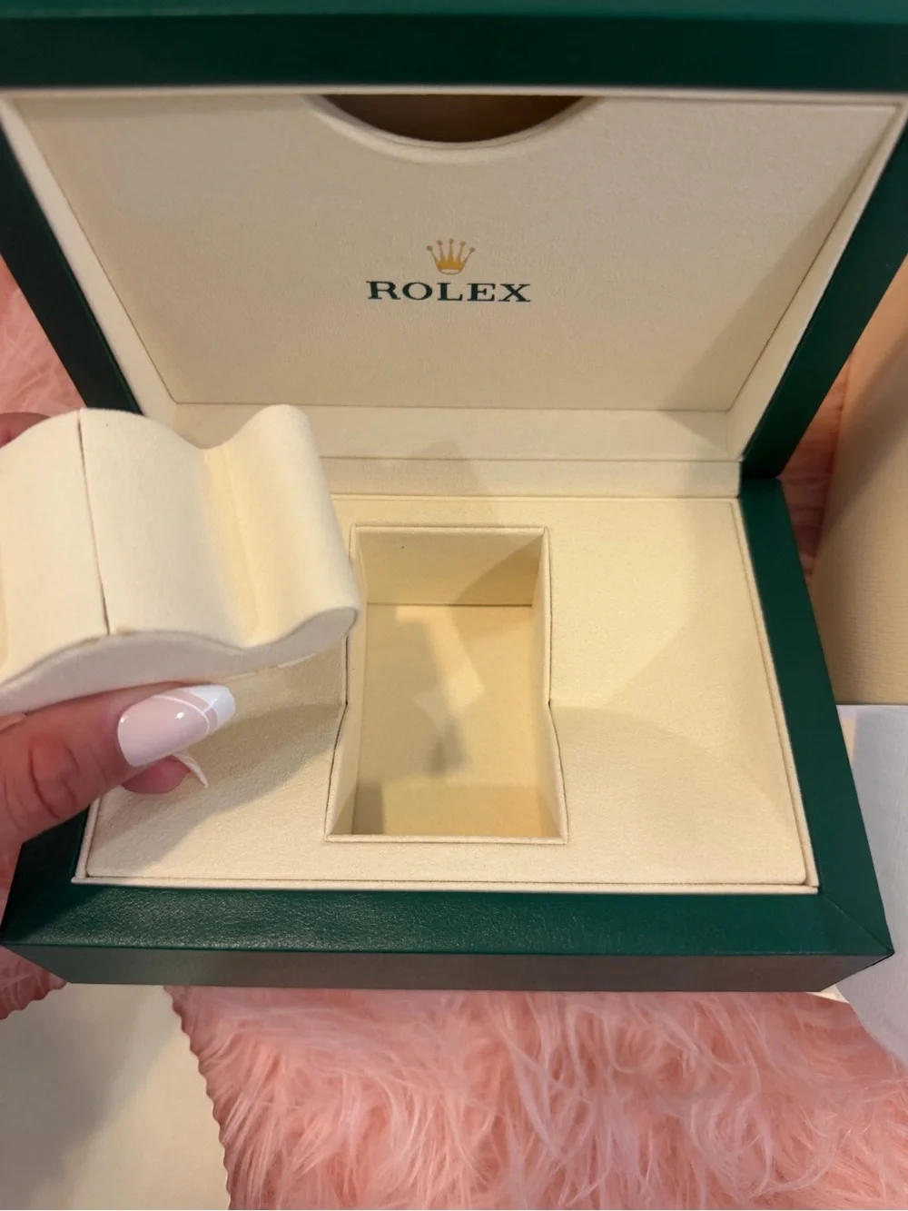 Rolex Dark Green Textured Wave Box with Gold Emblem - Picture 7 of 7
